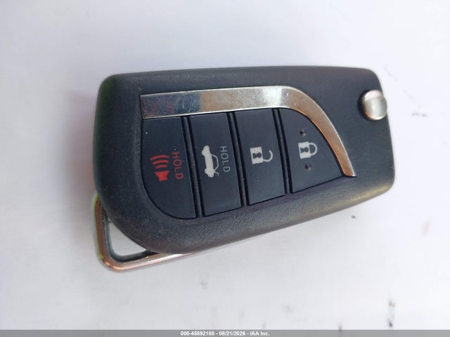45892180 :رقم المزاد ، 4T1G11AK5NU022198 vin ، 2022 Toyota Camry Se Nightshade Edition مزاد بيع