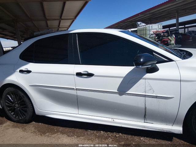 45892180 :رقم المزاد ، 4T1G11AK5NU022198 vin ، 2022 Toyota Camry Se Nightshade Edition مزاد بيع