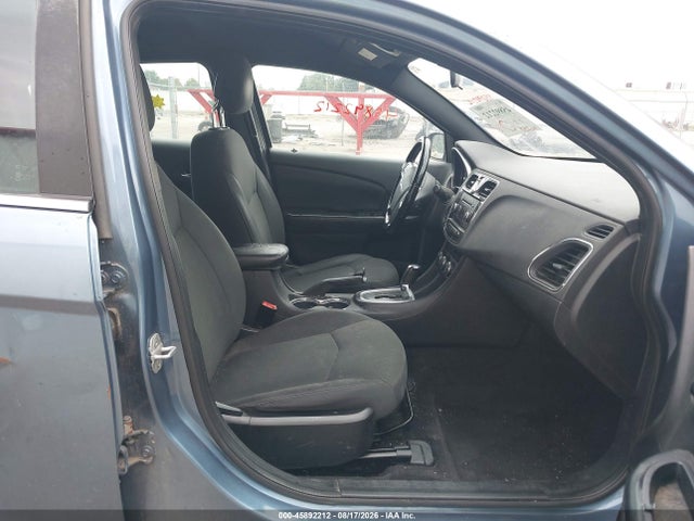2011 Chrysler 200 Touring მანქანა იყიდება აუქციონზე, vin: 1C3BC1FB7BN539417, აუქციონის ნომერი: 45892212