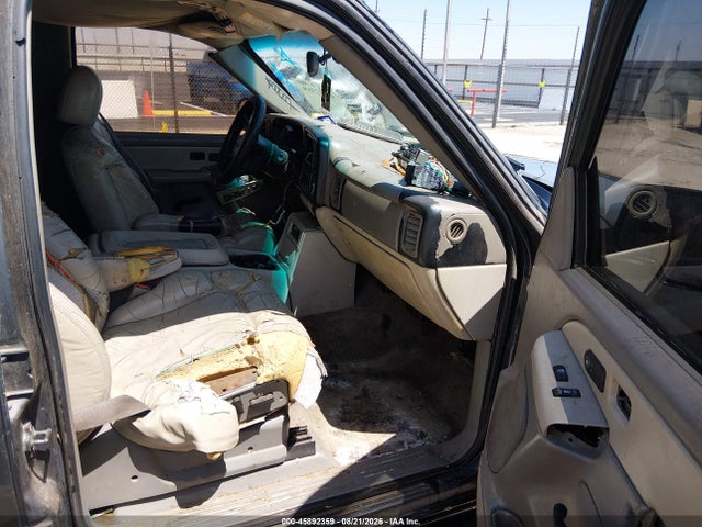 2002 Chevrolet Tahoe Lt მანქანა იყიდება აუქციონზე, vin: 1GNEK13Z92R256188, აუქციონის ნომერი: 45892359