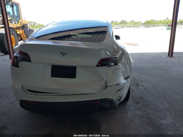 Продажа на аукционе авто 2021 Tesla Model Y Long Range Dual Motor All-wheel Drive, vin: 5YJYGDEE8MF256565, номер лота: 45892420