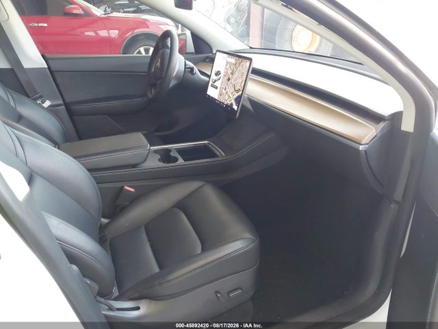 Продажа на аукционе авто 2021 Tesla Model Y Long Range Dual Motor All-wheel Drive, vin: 5YJYGDEE8MF256565, номер лота: 45892420