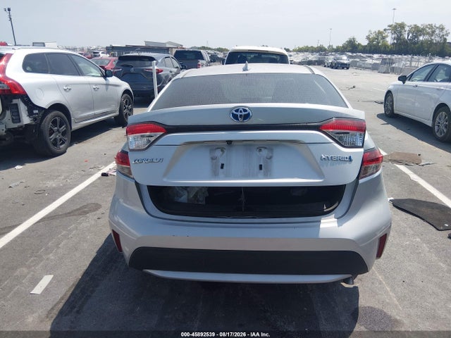 2022 Toyota Corolla Hybrid Le მანქანა იყიდება აუქციონზე, vin: JTDEAMDE5NJ040771, აუქციონის ნომერი: 45892539