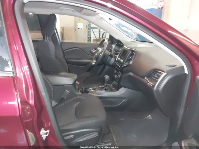 45892593 :رقم المزاد ، 1C4PJMCB6KD440297 vin ، 2019 Jeep Cherokee Latitude 4x4 مزاد بيع