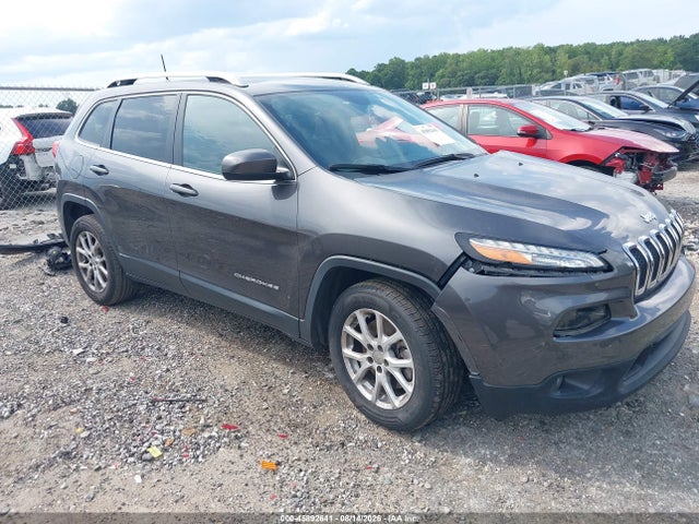 45892641 :رقم المزاد ، 1C4PJLCB2HW668157 vin ، 2017 Jeep Cherokee Latitude مزاد بيع
