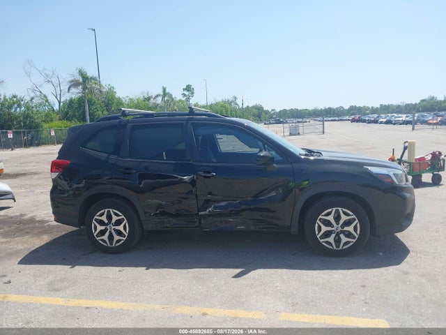 45892685 :رقم المزاد ، JF2SKAJC4MH408172 vin ، 2021 Subaru Forester Premium مزاد بيع