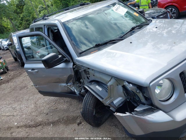 2016 Jeep Patriot Latitude მანქანა იყიდება აუქციონზე, vin: 1C4NJPFB6GD653326, აუქციონის ნომერი: 45892704