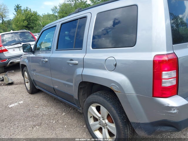 2016 Jeep Patriot Latitude მანქანა იყიდება აუქციონზე, vin: 1C4NJPFB6GD653326, აუქციონის ნომერი: 45892704
