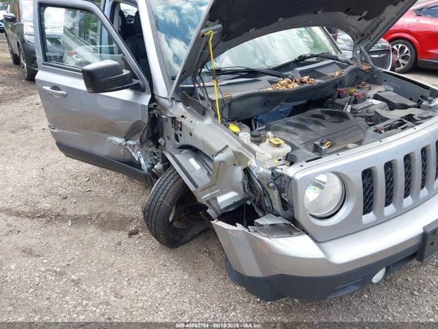 2016 Jeep Patriot Latitude მანქანა იყიდება აუქციონზე, vin: 1C4NJPFB6GD653326, აუქციონის ნომერი: 45892704
