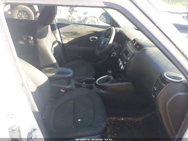 45892710 :رقم المزاد ، KNDJP3A51F7161792 vin ، 2015 Kia Soul + مزاد بيع