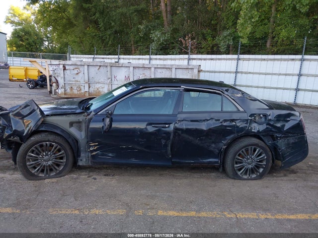 2014 Chrysler 300c John Varvatos Limited Edition Awd მანქანა იყიდება აუქციონზე, vin: 2C3CCAJGXEH240430, აუქციონის ნომერი: 45892778