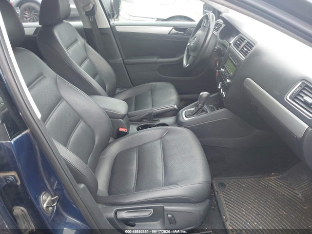 2014 Volkswagen Jetta 1.8t Se მანქანა იყიდება აუქციონზე, vin: 3VWD17AJ8EM381936, აუქციონის ნომერი: 45892851