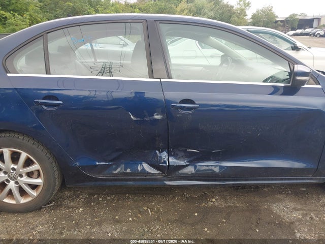 2014 Volkswagen Jetta 1.8t Se მანქანა იყიდება აუქციონზე, vin: 3VWD17AJ8EM381936, აუქციონის ნომერი: 45892851