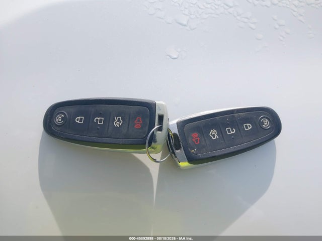 45892898 :رقم المزاد ، 1FMCU9J90FUC66991 vin ، 2015 Ford Escape Titanium مزاد بيع