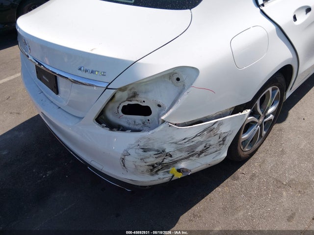 Aukcja sprzedaży 2015 Mercedes-benz C 300 4matic, vin: 55SWF4KBXFU092175, numer aukcji: 45892931