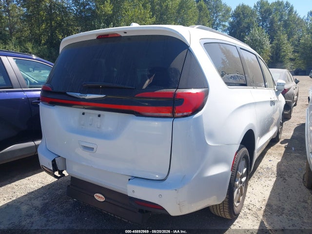 Продажа на аукционе авто 2022 Chrysler Pacifica Touring L, vin: 2C4RC1BG7NR157794, номер лота: 45892969
