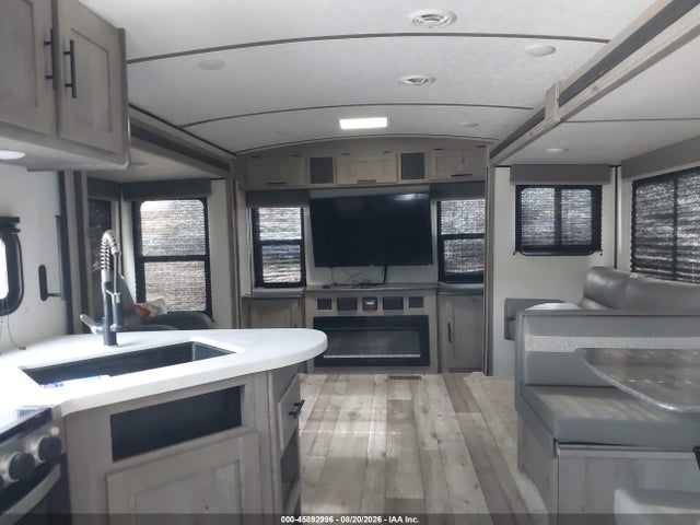 45892996 :رقم المزاد ، 4YDT31128M3110984 vin ، 2021 Keystone Springdale Series M- مزاد بيع