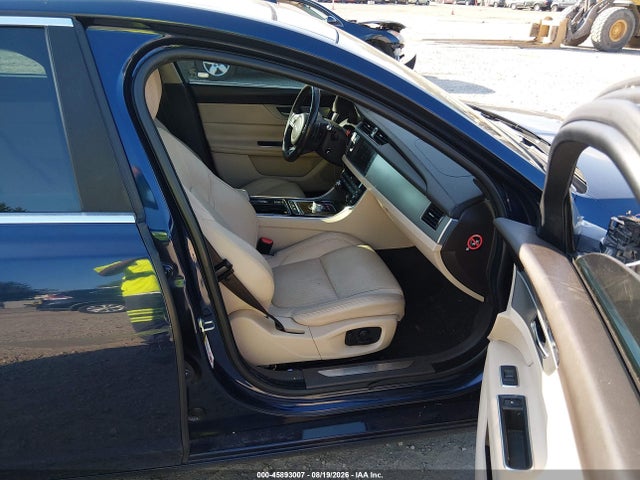 Продаж на аукціоні авто 2016 Jaguar Xf 35t Prestige, vin: SAJBE4BV9GCY08075, номер лоту: 45893007