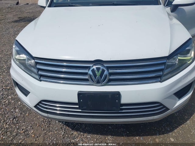 Продаж на аукціоні авто 2016 Volkswagen Touareg Sport W/technology, vin: WVGEF9BP8GD009644, номер лоту: 45893183