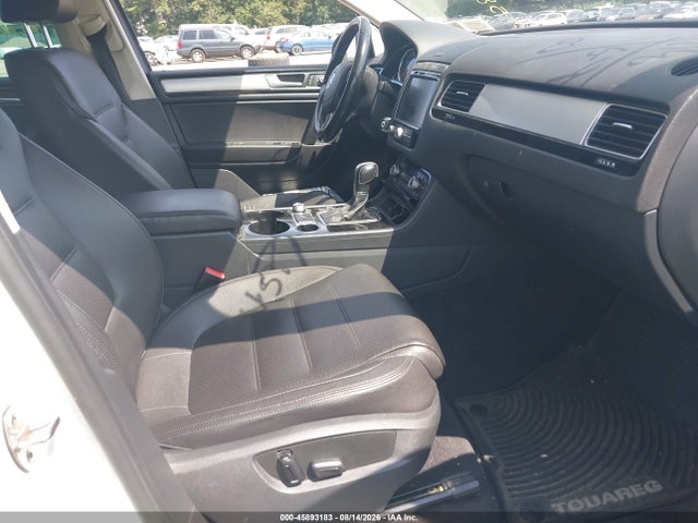 Продаж на аукціоні авто 2016 Volkswagen Touareg Sport W/technology, vin: WVGEF9BP8GD009644, номер лоту: 45893183