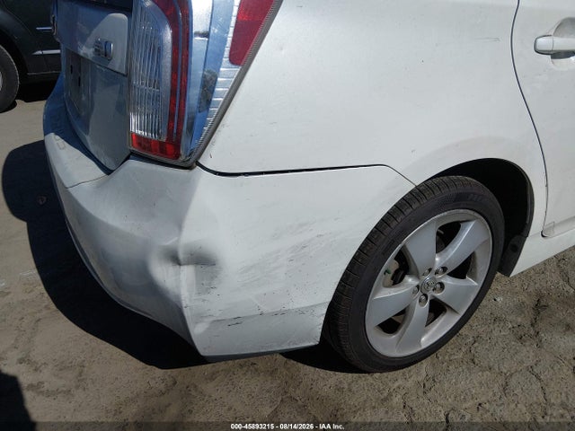 Toyota Prius Five 2014 JTDKN3DU7E1735617 Image 17
