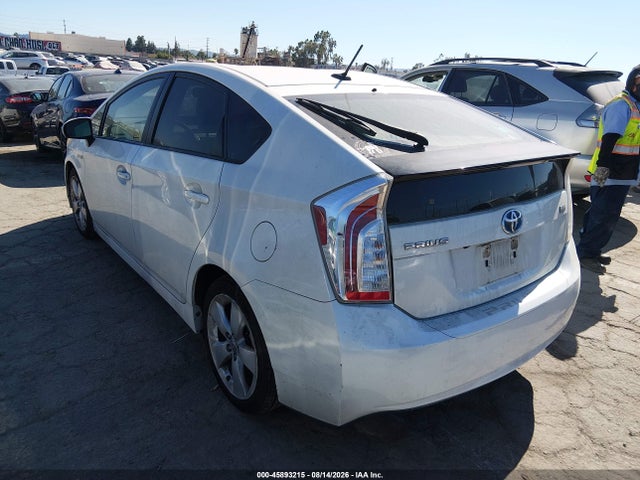 Toyota Prius Five 2014 JTDKN3DU7E1735617 Image 3