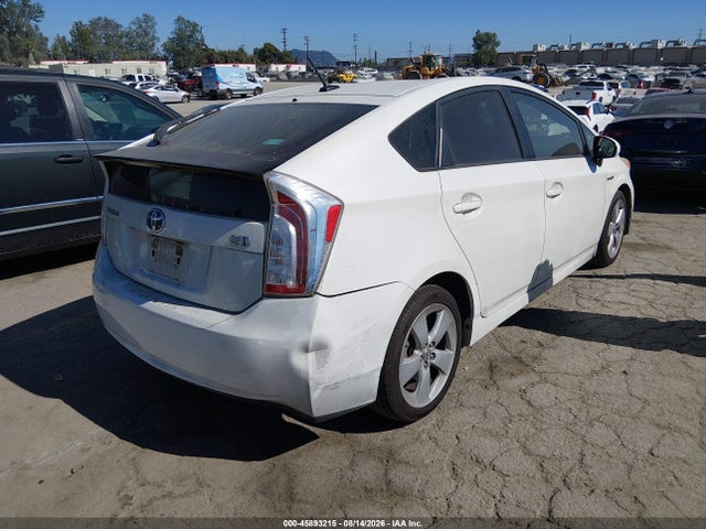 Toyota Prius Five 2014 JTDKN3DU7E1735617 Image 4
