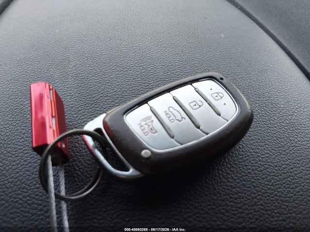 45893268 :رقم المزاد ، 5NPD84LF0HH071117 vin ، 2017 Hyundai Elantra Limited مزاد بيع