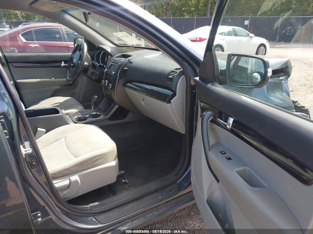 45893468 :رقم المزاد ، 5XYKT4A21BG158903 vin ، 2011 Kia Sorento Lx V6 مزاد بيع