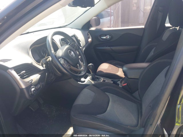 45893534 :رقم المزاد ، 1C4PJMCS2EW190680 vin ، 2014 Jeep Cherokee Latitude مزاد بيع