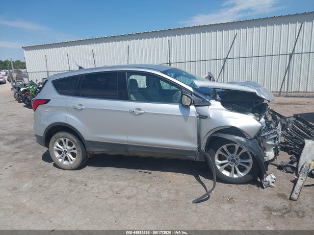 Продажа на аукционе авто 2019 Ford Escape Se, vin: 1FMCU9G90KUB33911, номер лота: 45893598