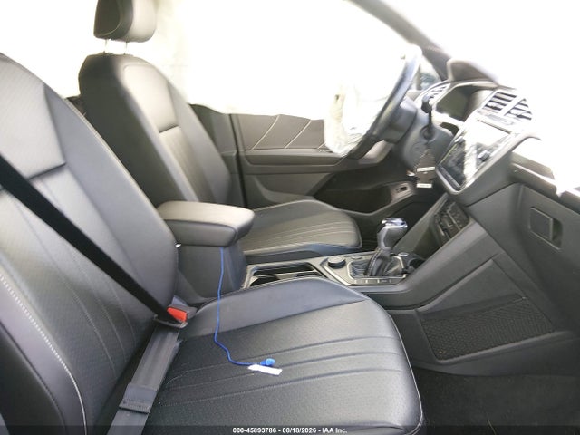 Aukcja sprzedaży 2022 Volkswagen Tiguan 2.0t Se R-line Black, vin: 3VV8B7AX3NM061611, numer aukcji: 45893786
