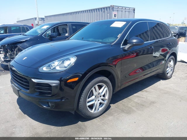 Porsche Cayenne 2016 WP1AA2A22GLA10307 Image 2
