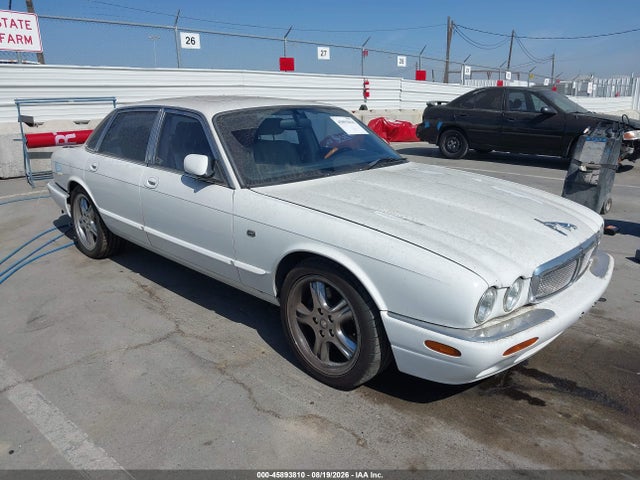 Auction sale of the 1999 Jaguar Xjr, vin: SAJPX1844XC858198, lot number: 45893810