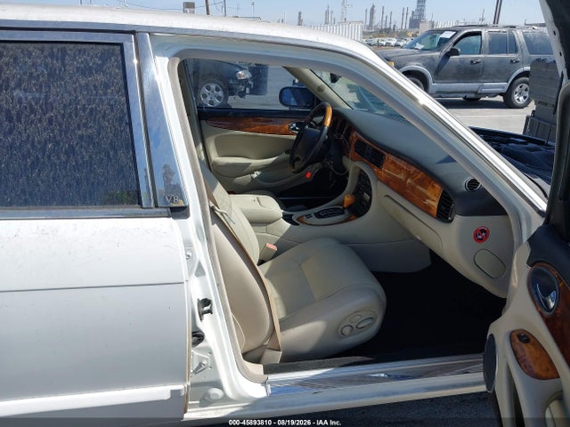 45893810 :رقم المزاد ، SAJPX1844XC858198 vin ، 1999 Jaguar Xjr مزاد بيع