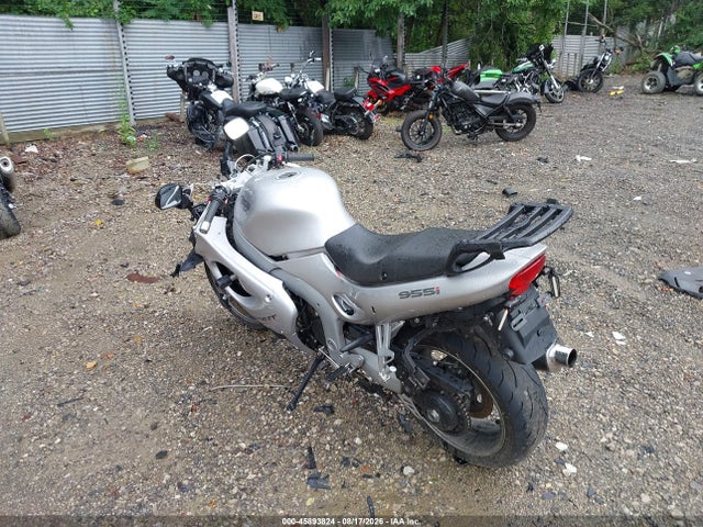 45893824 :رقم المزاد ، SMT600FS13J170466 vin ، 2003 Triumph Motorcycle Sprint St مزاد بيع