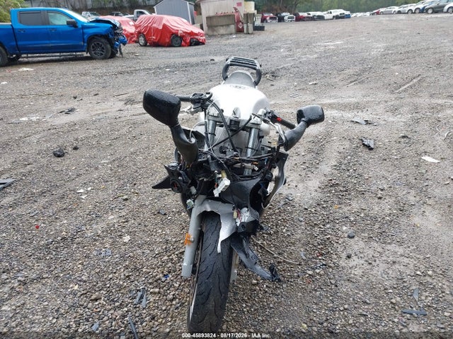 45893824 :رقم المزاد ، SMT600FS13J170466 vin ، 2003 Triumph Motorcycle Sprint St مزاد بيع