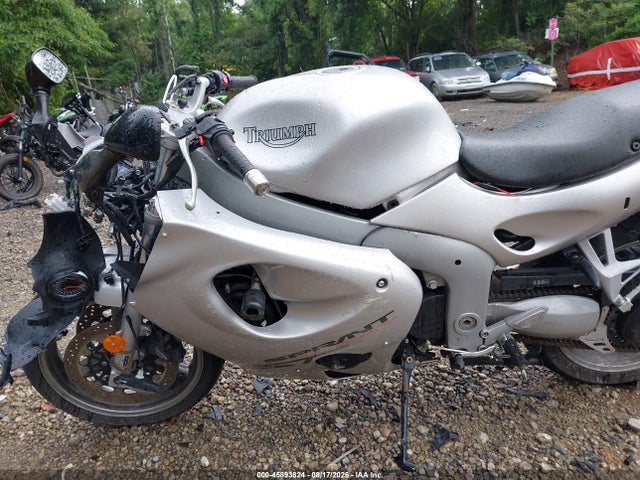 45893824 :رقم المزاد ، SMT600FS13J170466 vin ، 2003 Triumph Motorcycle Sprint St مزاد بيع