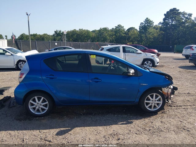 2014 Toyota Prius C Three მანქანა იყიდება აუქციონზე, vin: JTDKDTB35E1074392, აუქციონის ნომერი: 45894052