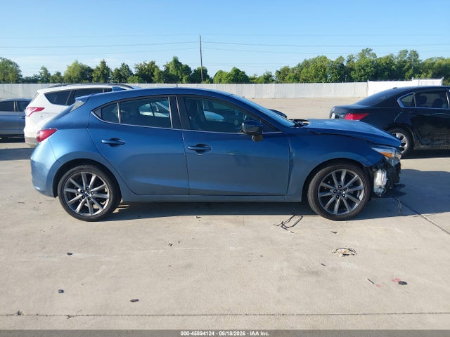 3MZBN1L38JM269686 Mazda Mazda3 Touring