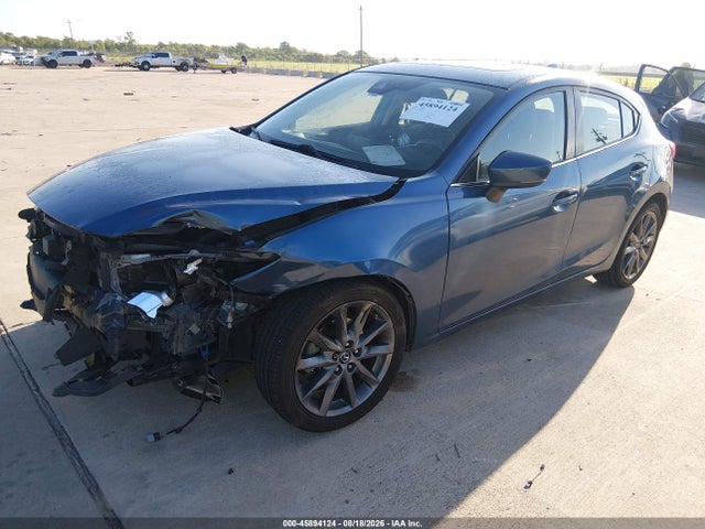 3MZBN1L38JM269686 Mazda Mazda3 Touring