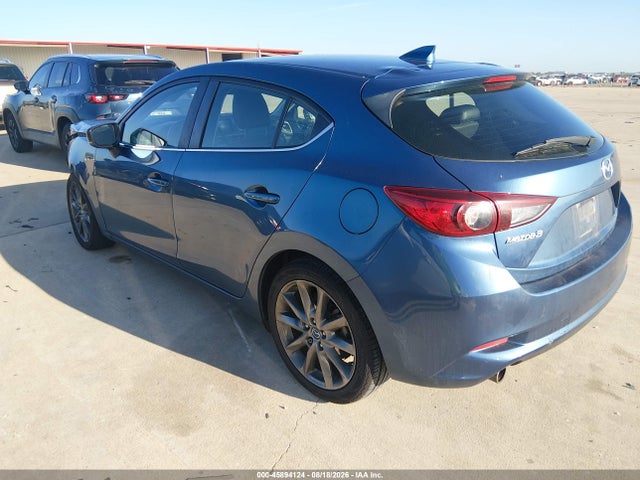 3MZBN1L38JM269686 Mazda Mazda3 Touring