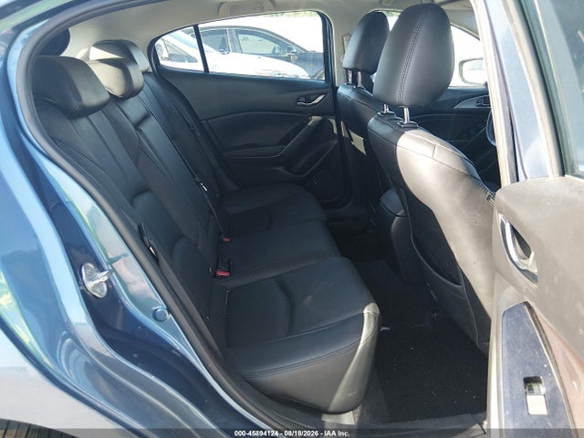 3MZBN1L38JM269686 Mazda Mazda3 Touring