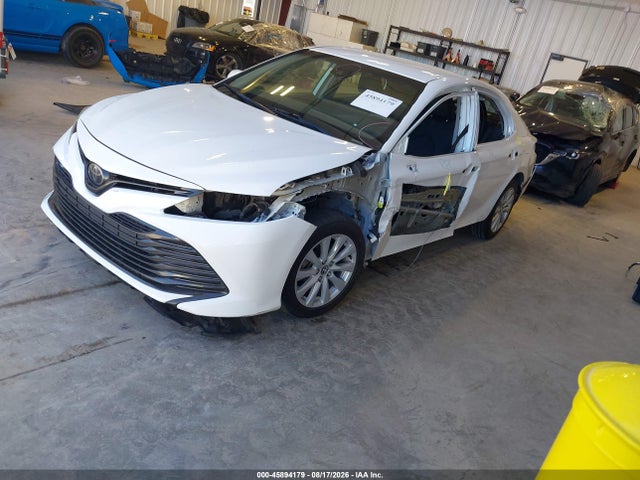 Продаж на аукціоні авто 2020 Toyota Camry Le, vin: 4T1C11AK7LU941745, номер лоту: 45894179