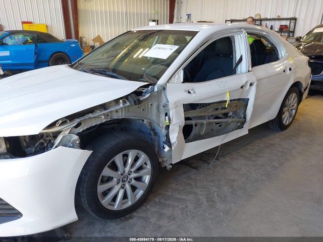 Продаж на аукціоні авто 2020 Toyota Camry Le, vin: 4T1C11AK7LU941745, номер лоту: 45894179
