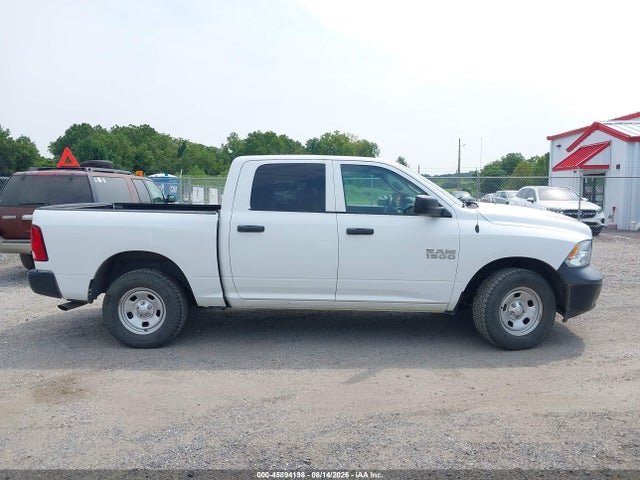 45894198 :رقم المزاد ، 1C6RR7KG4JS300489 vin ، 2018 Ram 1500 Tradesman  4x4 5'7 Box مزاد بيع