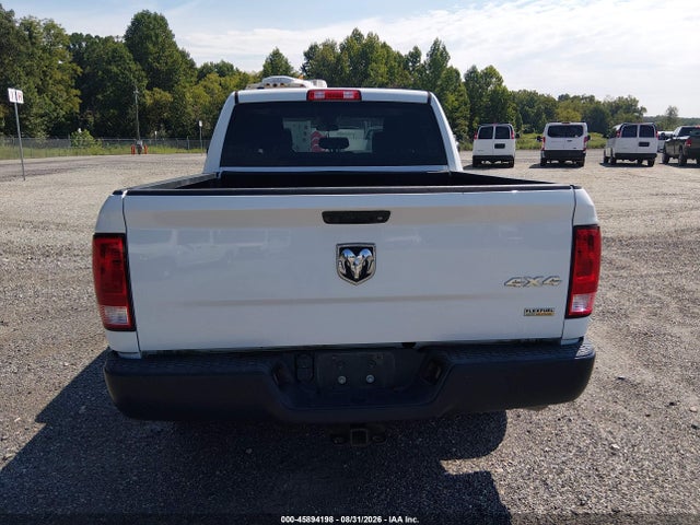 45894198 :رقم المزاد ، 1C6RR7KG4JS300489 vin ، 2018 Ram 1500 Tradesman  4x4 5'7 Box مزاد بيع