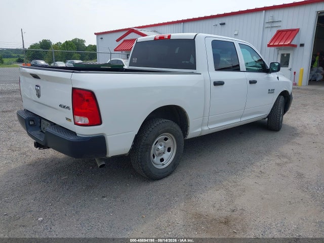 45894198 :رقم المزاد ، 1C6RR7KG4JS300489 vin ، 2018 Ram 1500 Tradesman  4x4 5'7 Box مزاد بيع
