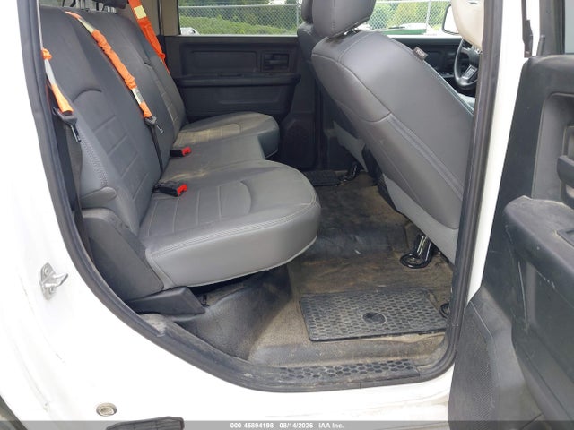 45894198 :رقم المزاد ، 1C6RR7KG4JS300489 vin ، 2018 Ram 1500 Tradesman  4x4 5'7 Box مزاد بيع