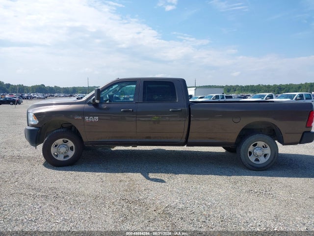 45894294 :رقم المزاد ، 3C63R3GT4JG318552 vin ، 2018 Ram 3500 Tradesman  4x4 8' Box مزاد بيع